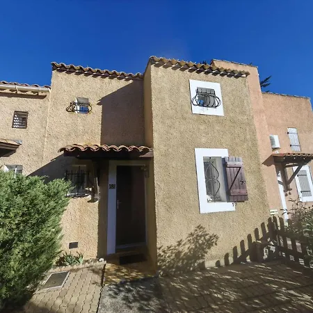 Mitoyenne Calme Avec Piscine, Clim Et Parking Pour 4 Pers. - Fr-1-607-179 *