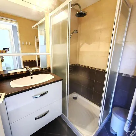 Mitoyenne Calme Avec Piscine, Parking, Animaux Admis, Climatisée Pour 4 - Fr-1-607-179 *