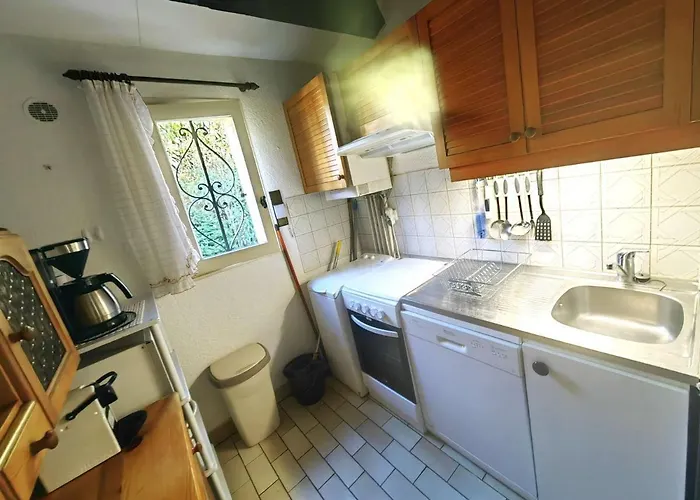 Mitoyenne Calme Avec Piscine, Clim Et Parking Pour 4 Pers. - Fr-1-607-179